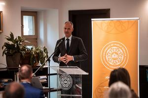 8_janne_haaland_matlary_a_demokracia_lassu_haldoklasa_2025-2